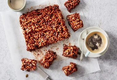 Tiff’s chocolate crackle slice