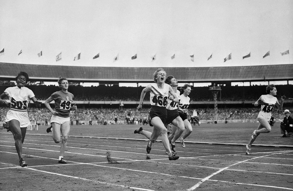 Betty Cuthbert wins gold in the 100m spring Melbourne 1956