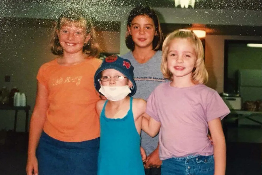 Hannah was forced to wear a surgical mask