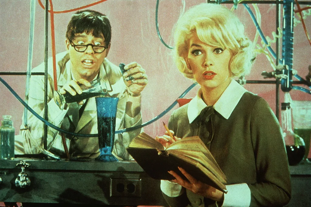 Stella Stephens and Jerry Lewis in The Nutty Professor