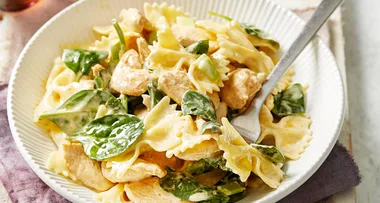 Chicken & cheese pasta with spinach