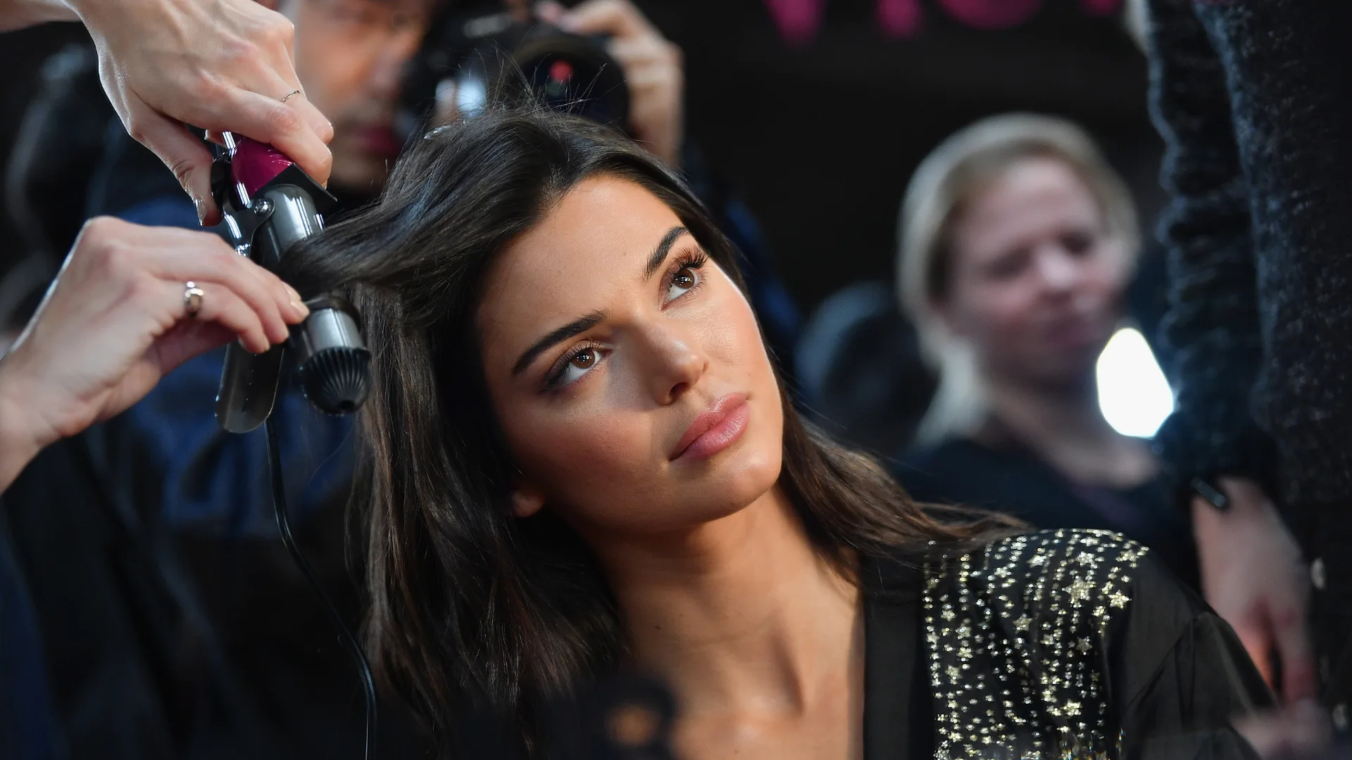 Achieve the perfect supermodel waves with these curling wands