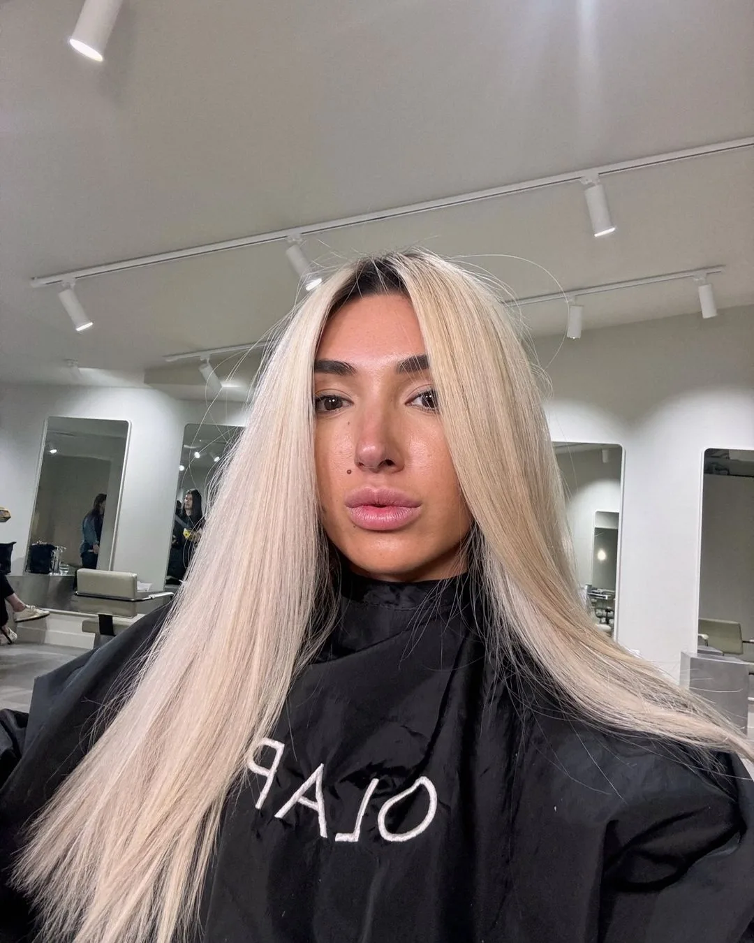 Ella May Ding blonde
