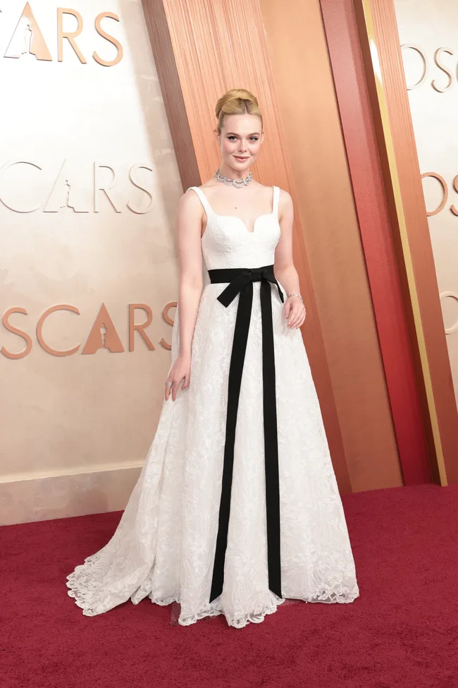 HOLLYWOOD, CALIFORNIA - MARCH 02: Elle Fanning attends the 97th Annual Oscars at Dolby Theatre on March 02, 2025 in Hollywood, California.