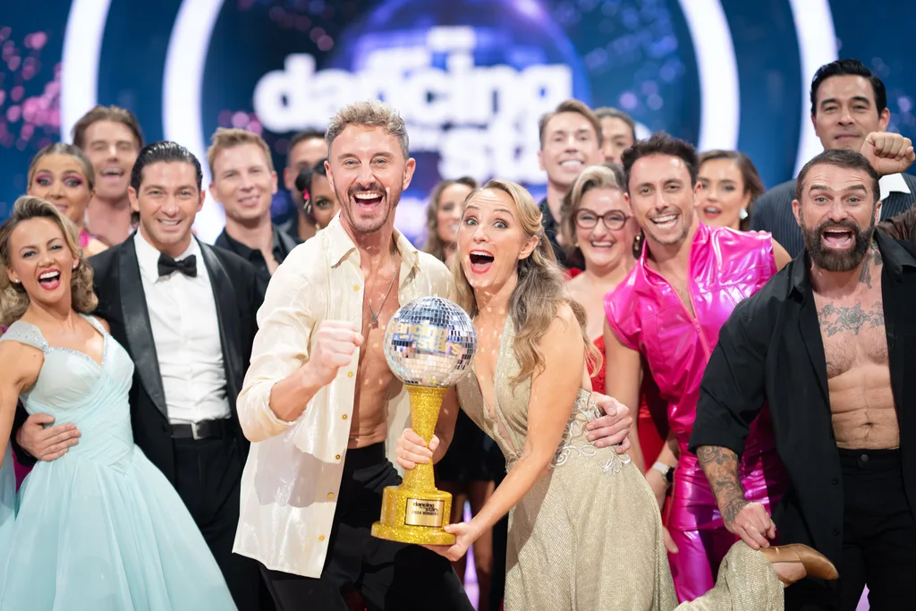 lisa mccune won dancing with the stars last year
