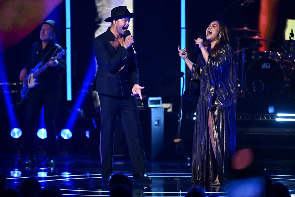 Mauboy and Guy Sebastian's epic John Farnham tribute at the 2024 Logie Awards.