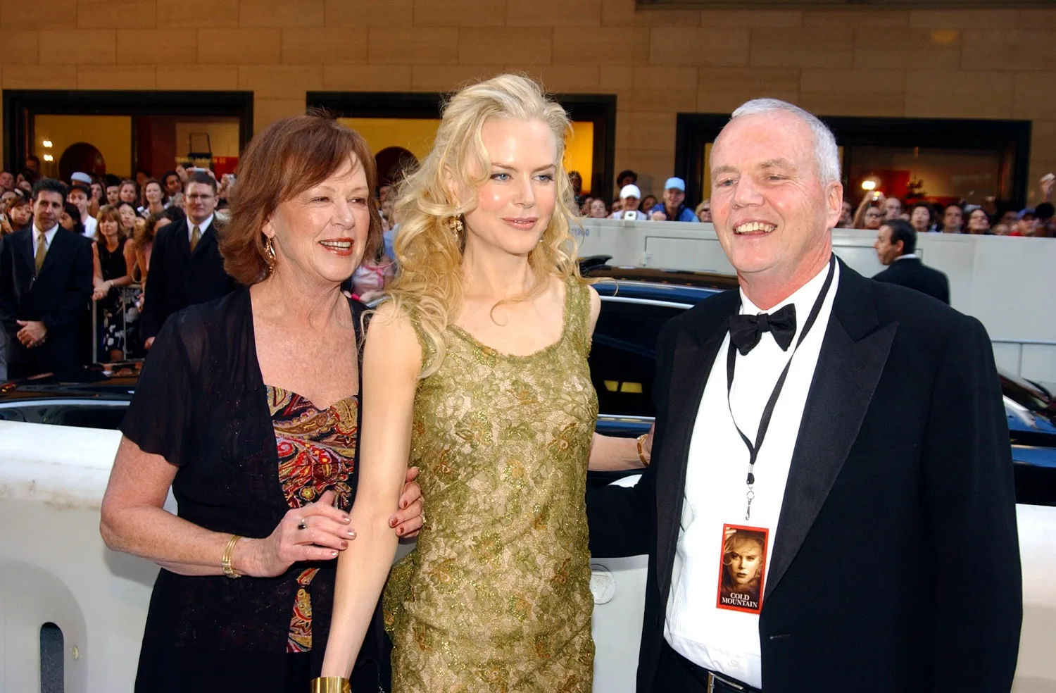 Nicole Kidman with Anthony Kidman and Janelle Kidman at Cold Mountain premiere in Australia
