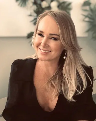 Head shot of Leah Madden