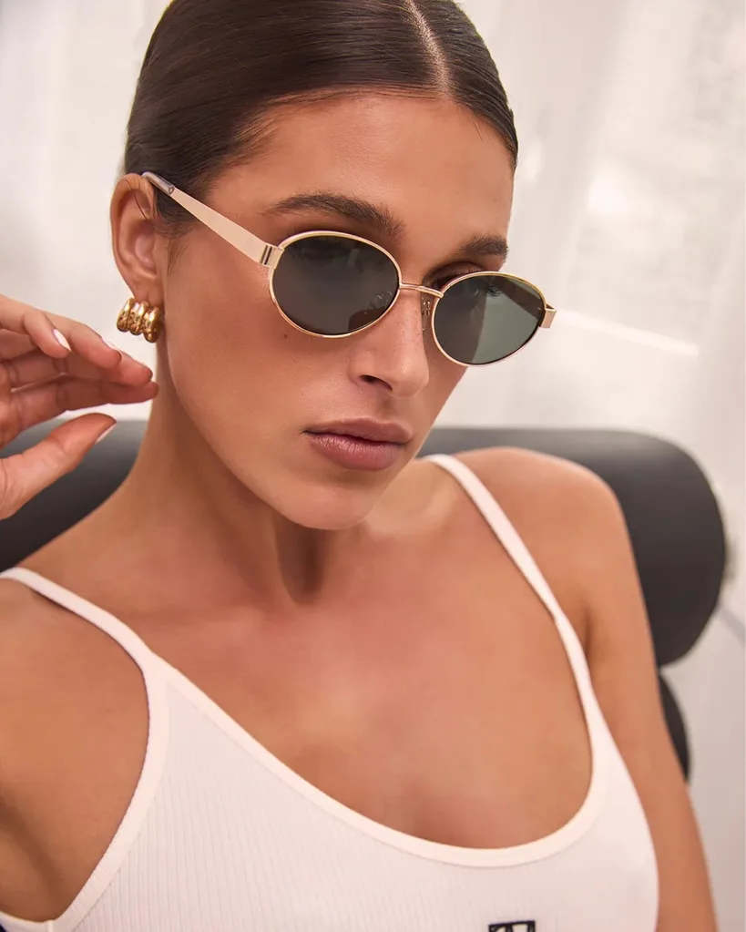 Model wearing Banbe sunglasses