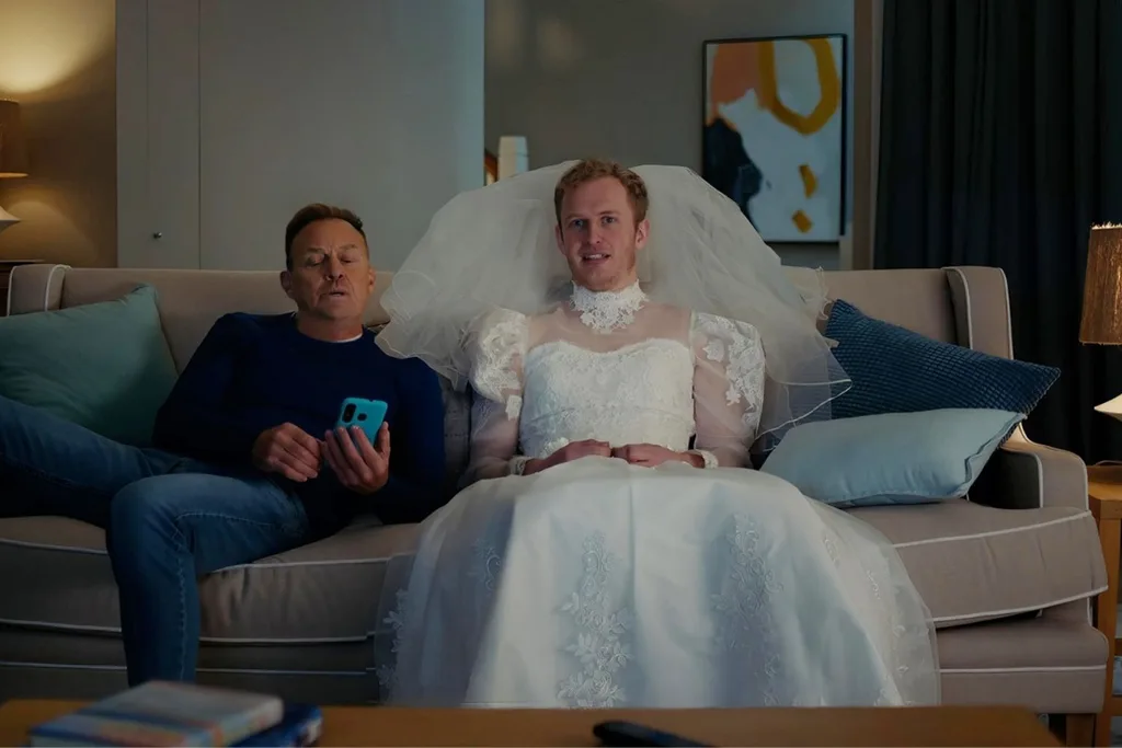 Jason Donovan in hilarious new Optus ad