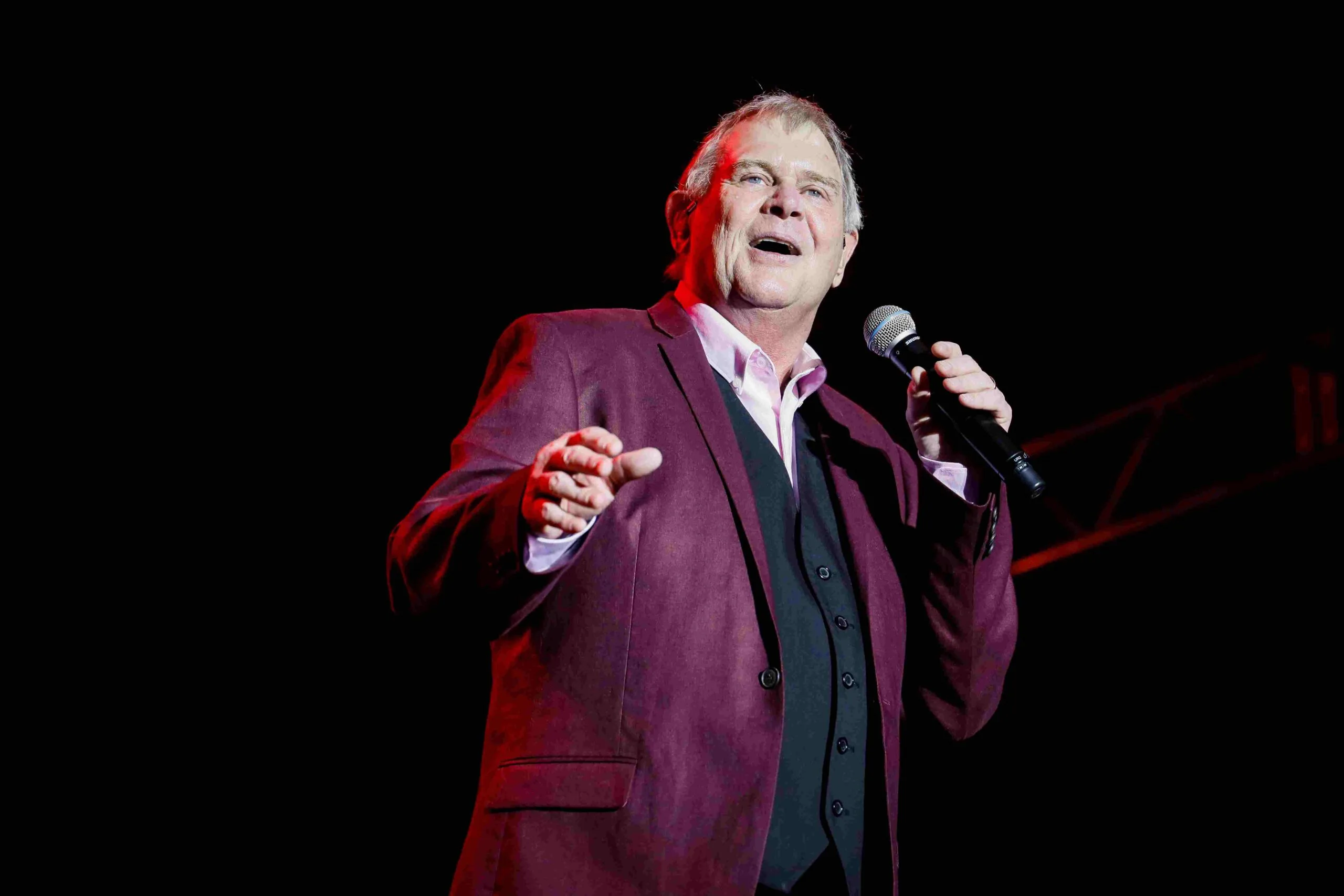 John Farnham sings