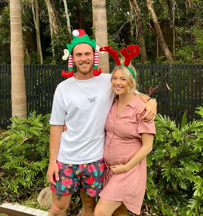 Sam Frost and Jordie Christmas pregnancy shoot