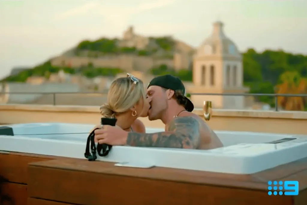 Love Island Australia Hotel Amor