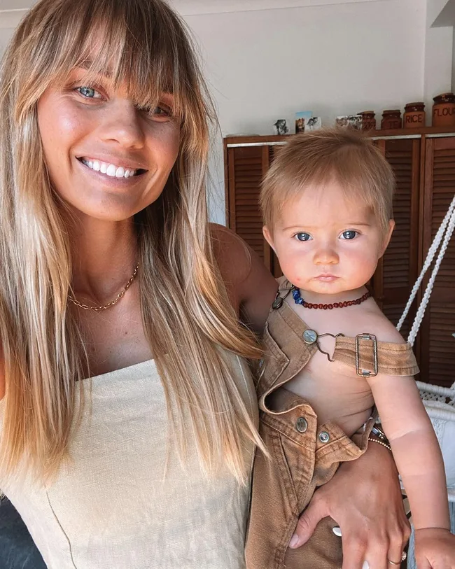 Elyse Knowles and Sunny