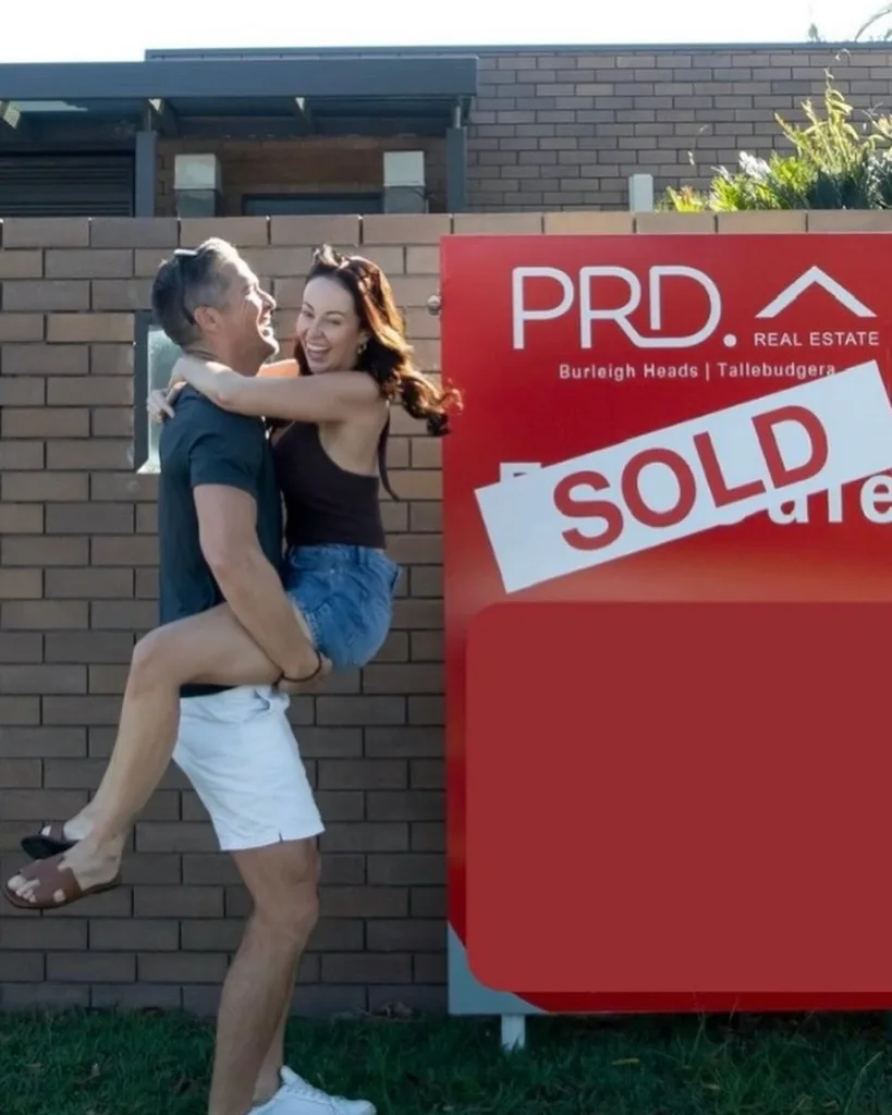Ellie and Jonathan buy a house