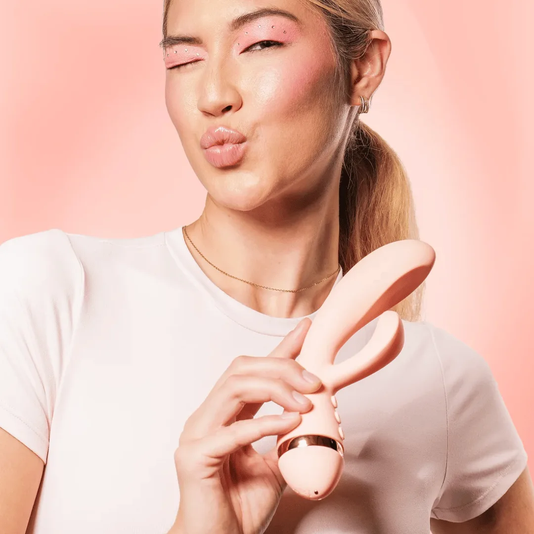 Vush Muse - Rechargeable Rabbit Vibrator with Swaying Arm