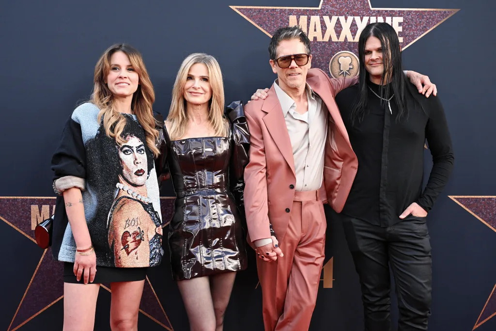 Sosie Bacon, Kyra Sedgwick, Kevin Bacon, and Travis Bacon.