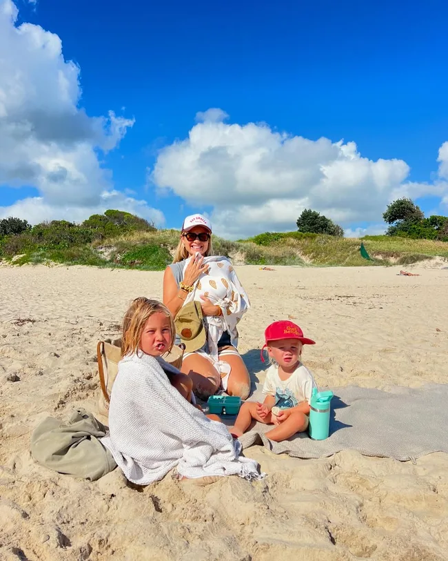 Elyse Knowles and family