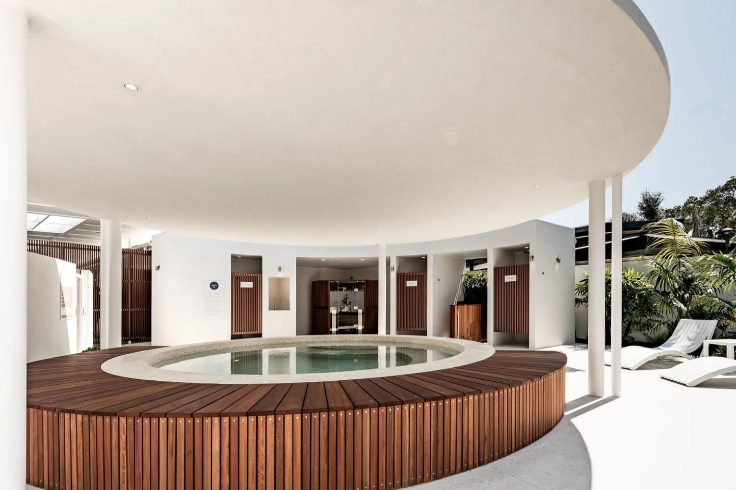 spa pool the byron bay bathhouse