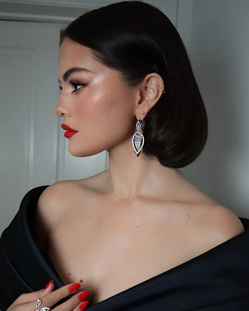 SAG Awards Selena Gomez makeup