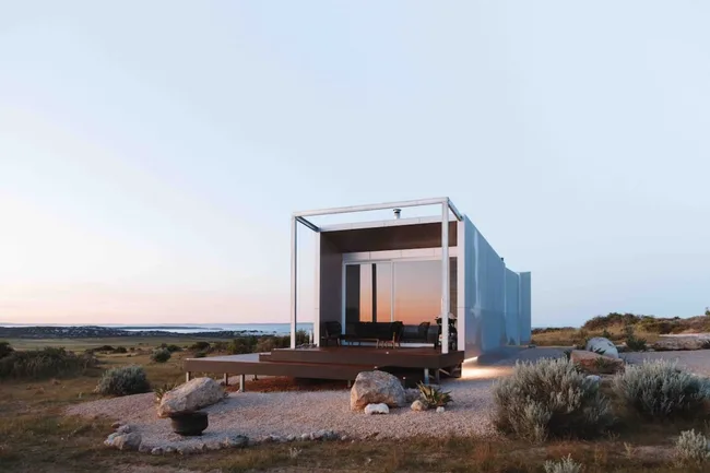 Tiny home Mulla Mulla in the open bush at dusk