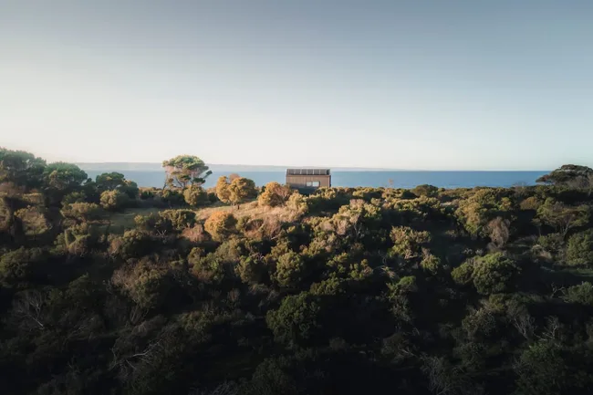 Beach Front Off-Grid Cabin on Kangaroo Island surrounded by bush overlooking the ocean