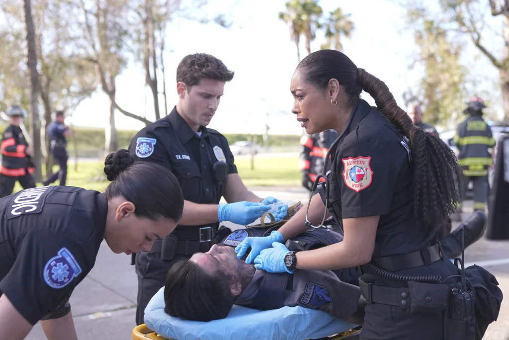9-1-1 LONE STAR: Brianna Baker, Ronen Rubinstein, and Gina Torres