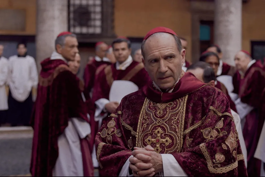 Ralph Fiennes in Conclave.