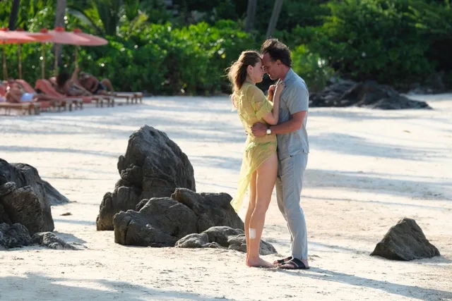 aimee lou wood walton goggins