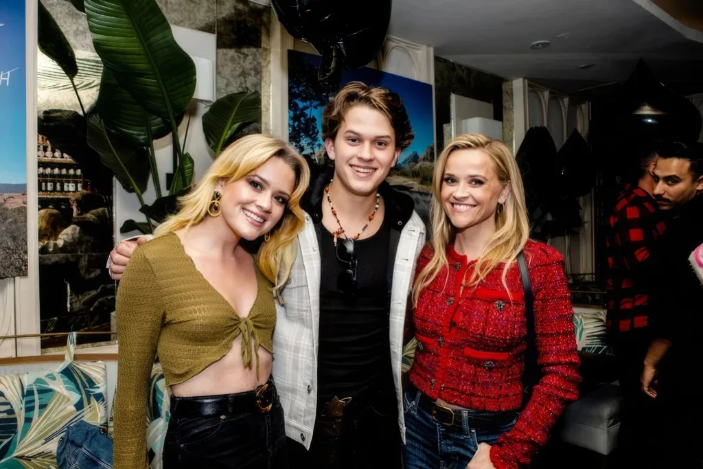 Ava and Deacon Phillippe with their mum Reese Witherspoon