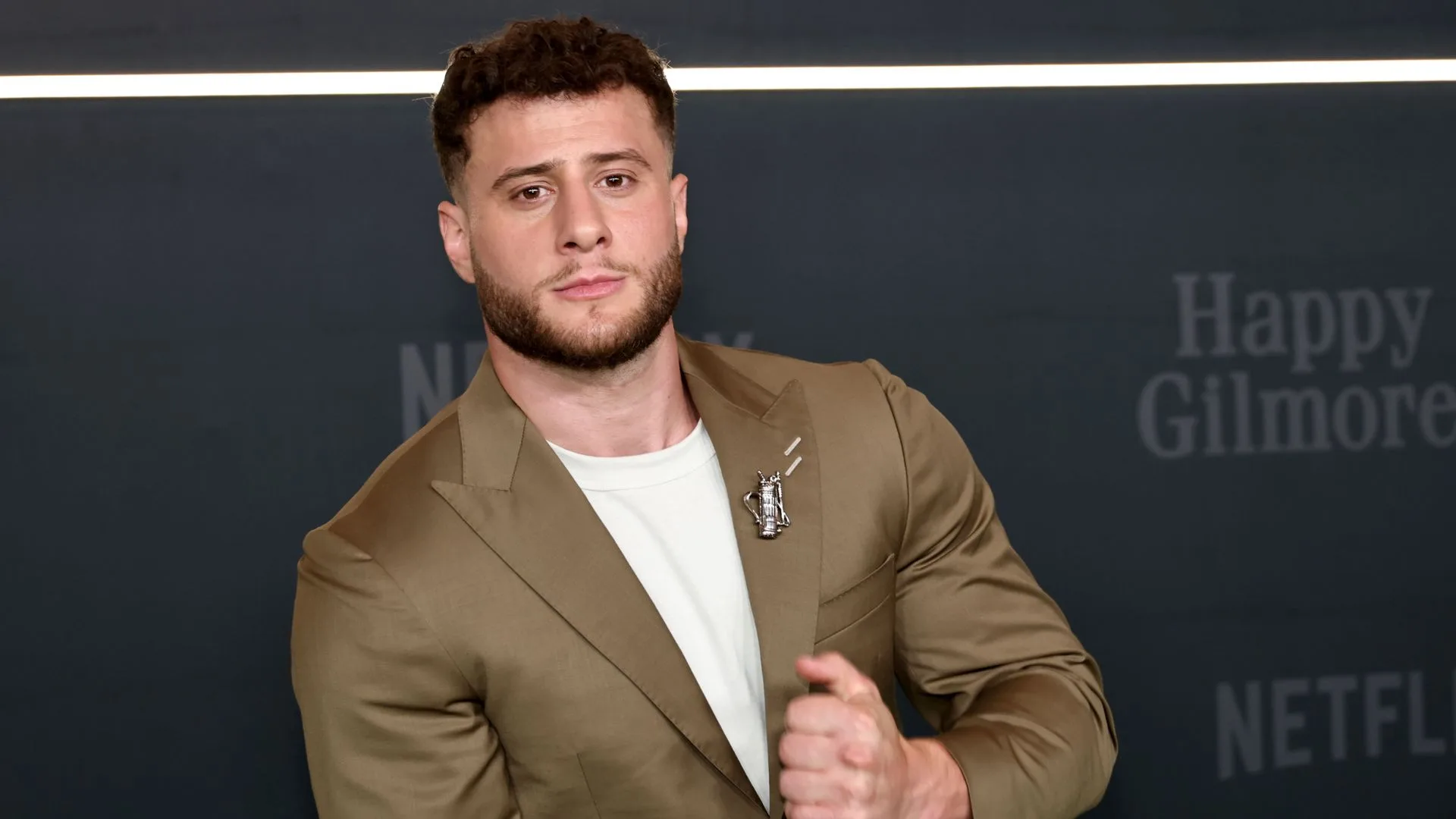 wrestler maxwell jacob friedman makes a cameo in happy gilmore 2