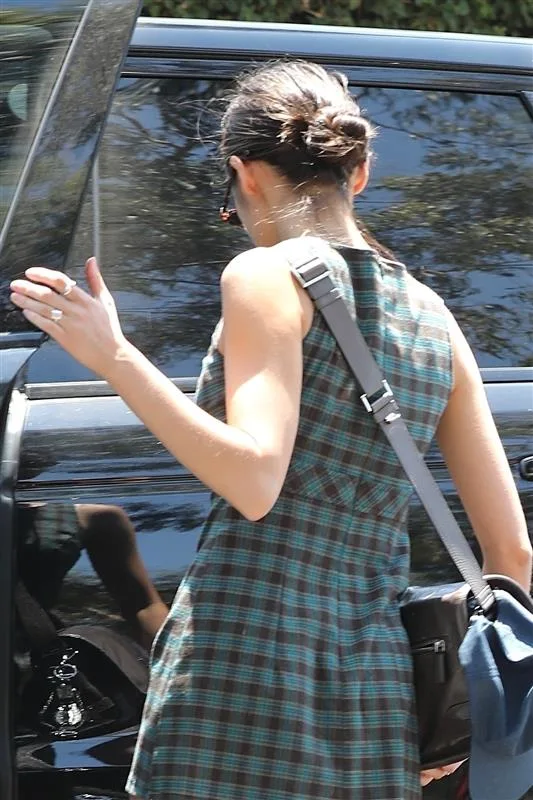 it looks like olivia rodrigo is engaged