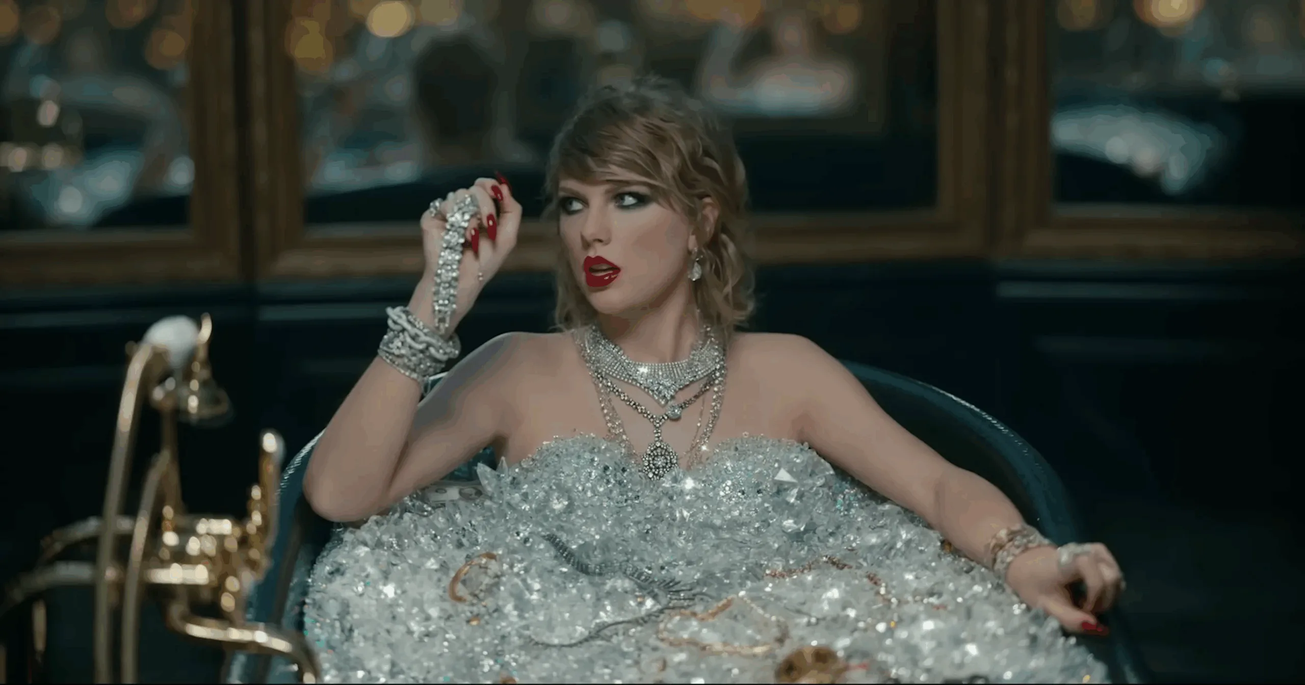 taylor swift in the look what you made me do (reputation era) music video