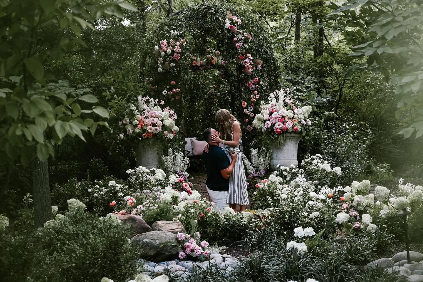 taylor swift and travis kelce are engaged