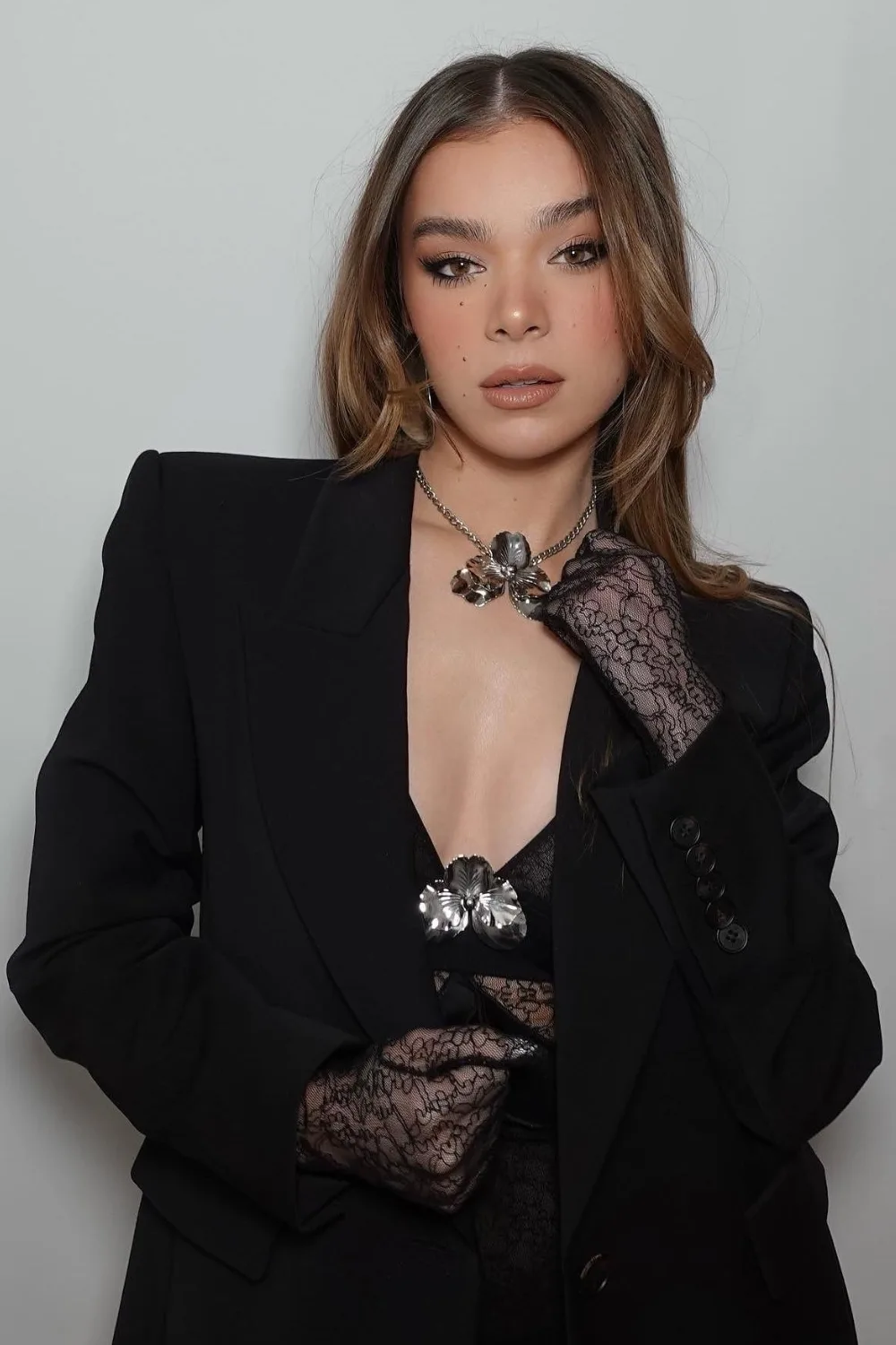 Hailee Steinfeld wearing Camilla and Marc