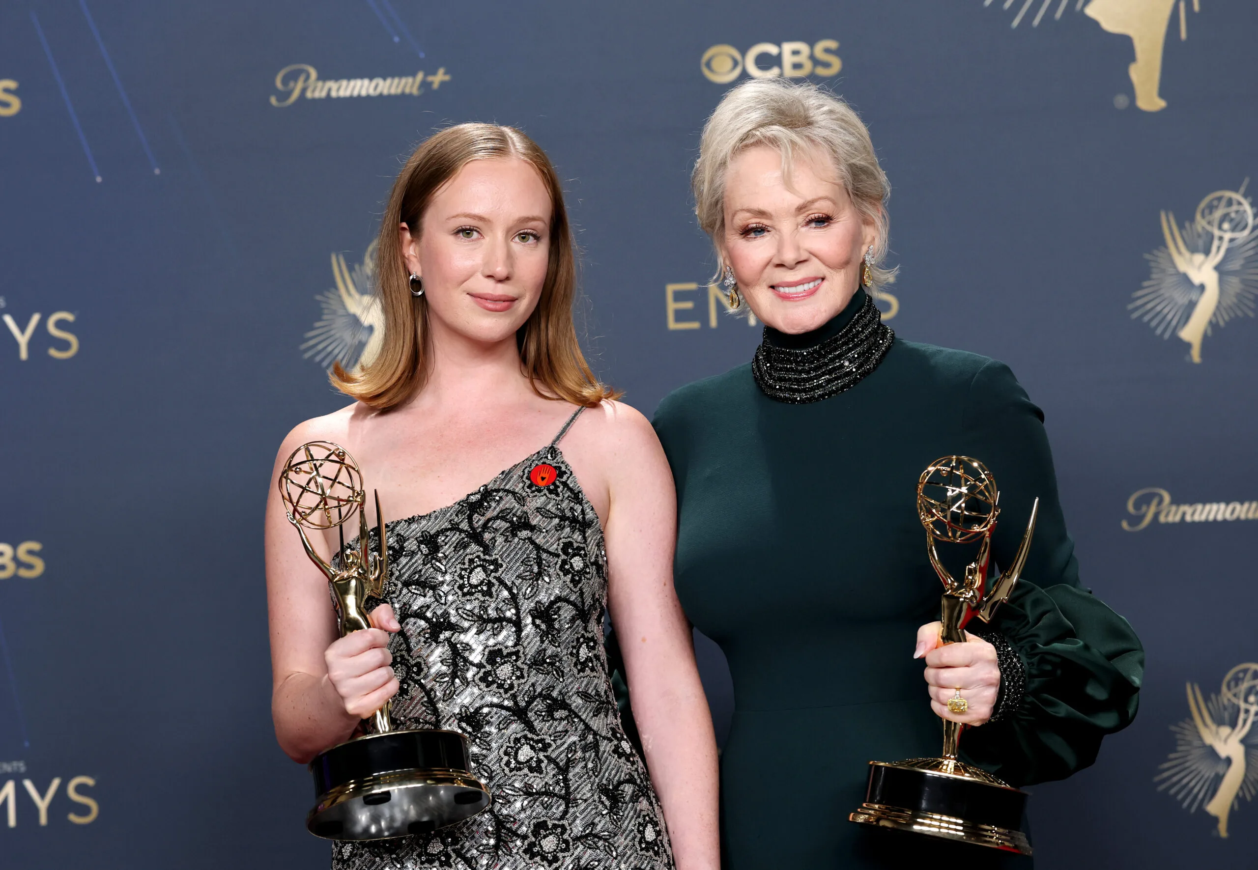 Hannah Einbinder and Jean Smart,