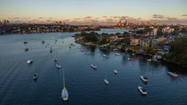 When does daylight saving start in 2025?