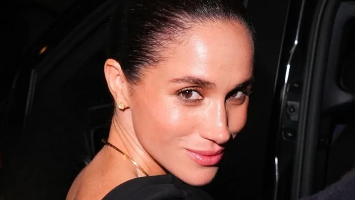 Meghan Markle steps out at Paris Fashion Week