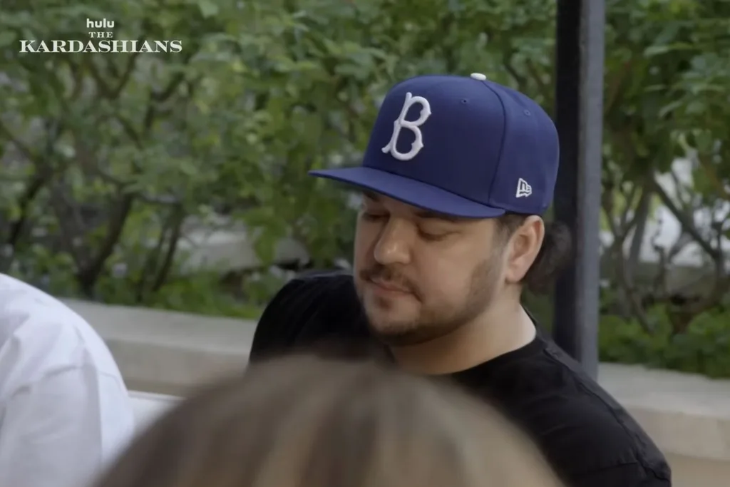 Rob Kardashian, The Kardashians season 7.