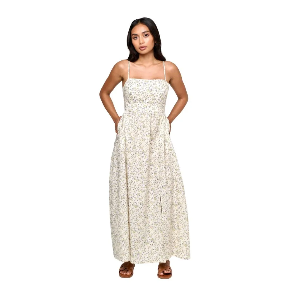 Petite fashion brand VIV the label