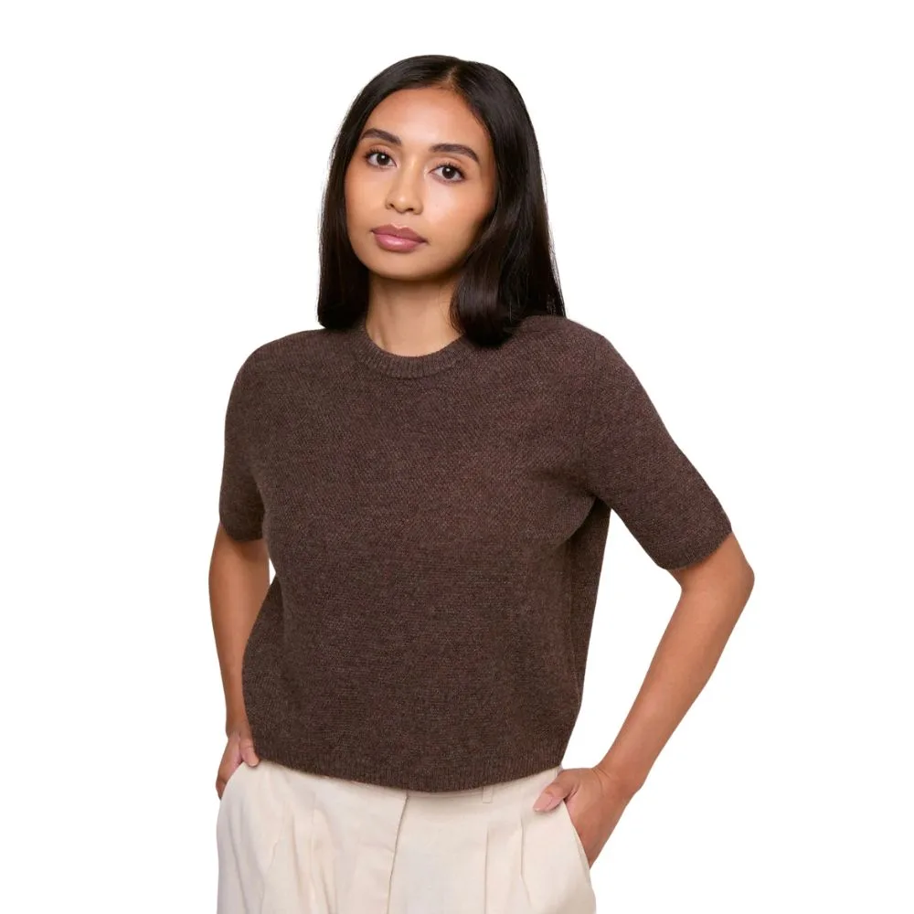 Petite fashion brand, VIV The Label