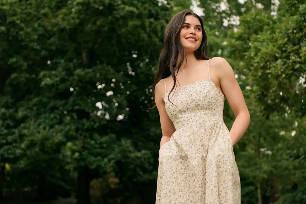 Petite fashion brand VIV the label