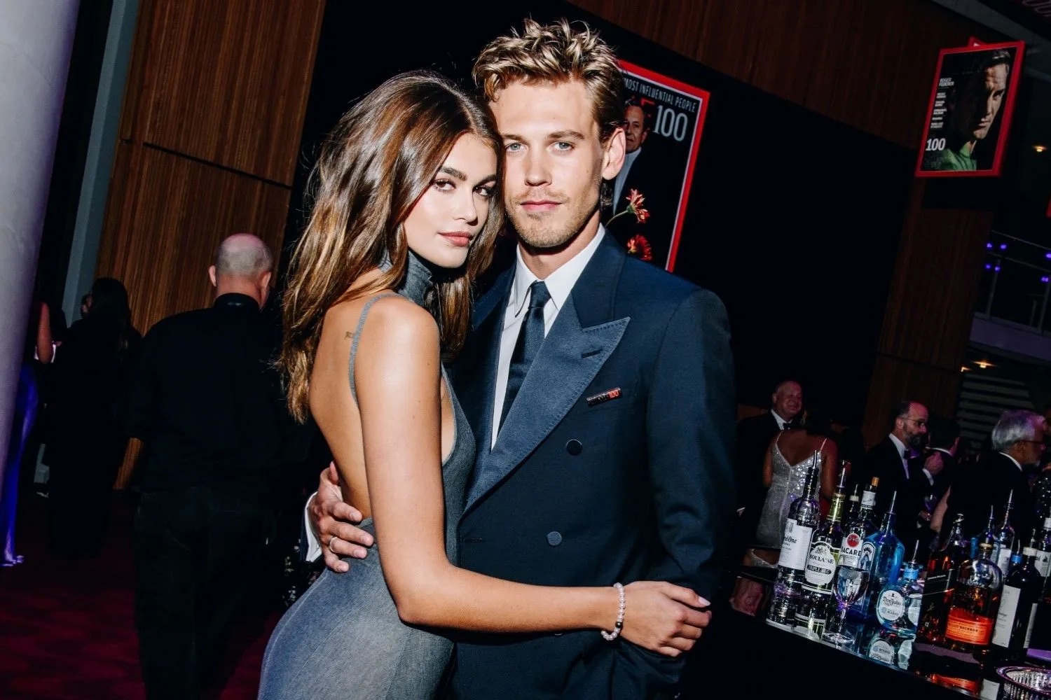 kaia gerber and austin butler posing together