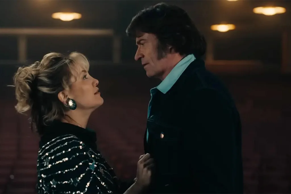 Kate Hudson and Hugh Jackman as Claire and Mike Sardina in Song Sang Blue