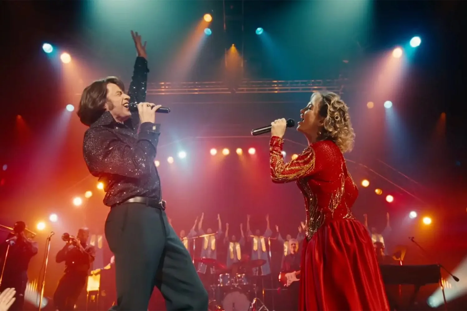 Kate Hudson and Hugh Jackman as Claire and Mike Sardina in Song Sang Blue