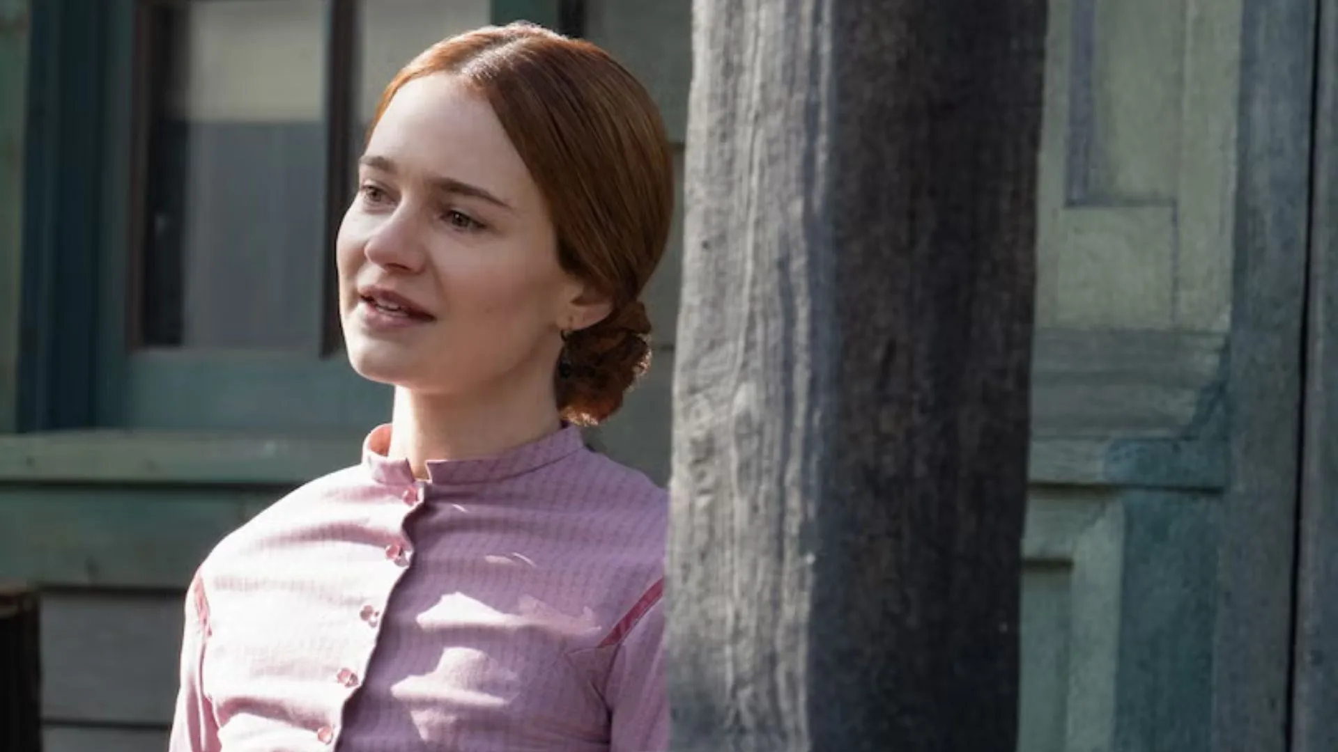 Aisling Franciosi as Trisha Van Ness in The Abandons./Pic: Netflix