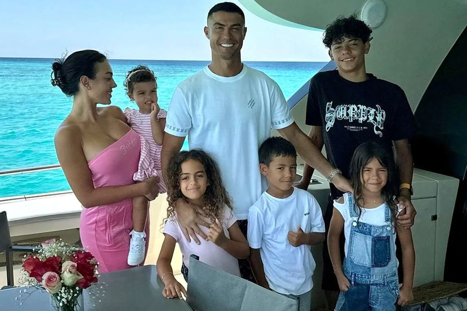 Cristiano Ronaldo, Georgina Rodr&iacute;guez and their kids./Pic: Instagram