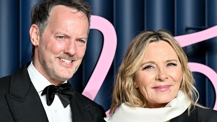 Kim Cattrall’s chic bridal look is sparking Carrie Bradshaw comparisons