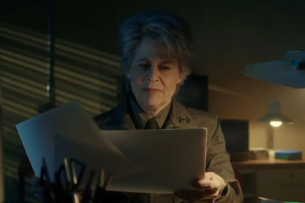 Linda Hamilton in Stranger Things