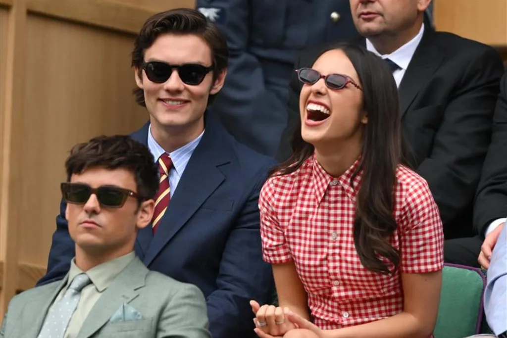 Olivia Rodrigo and Louis Partridge